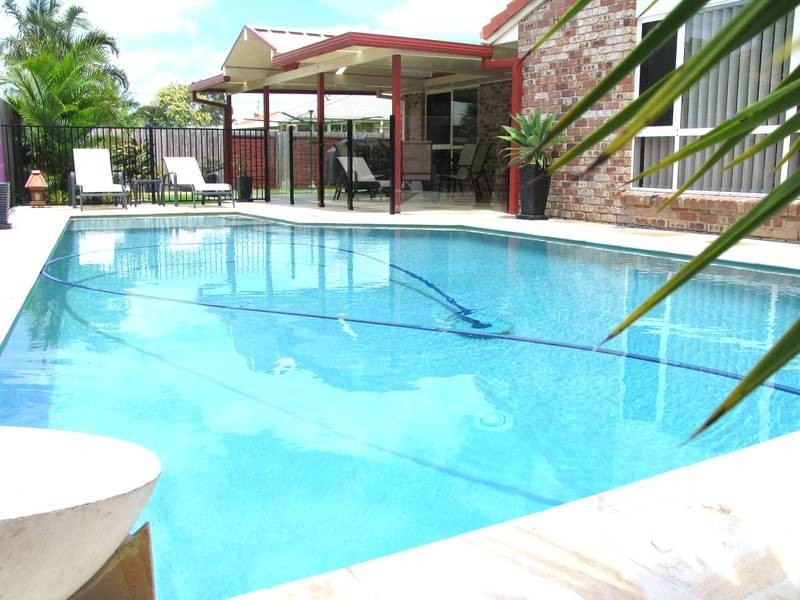 71 Avondale Dr, Banora Point NSW 2486