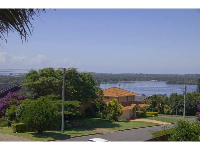 5 Somerset Ave, Banora Point NSW 2486