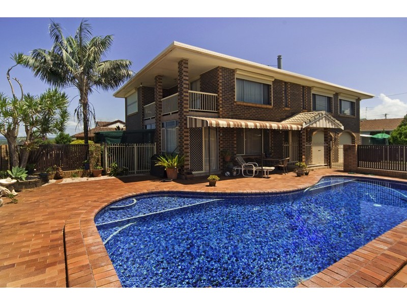 5 Somerset Ave, Banora Point NSW 2486