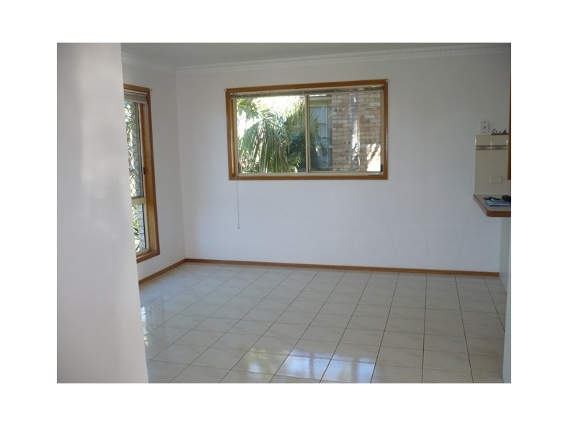 2/65 Bimbadeen Avenue, Banora Point NSW 2486