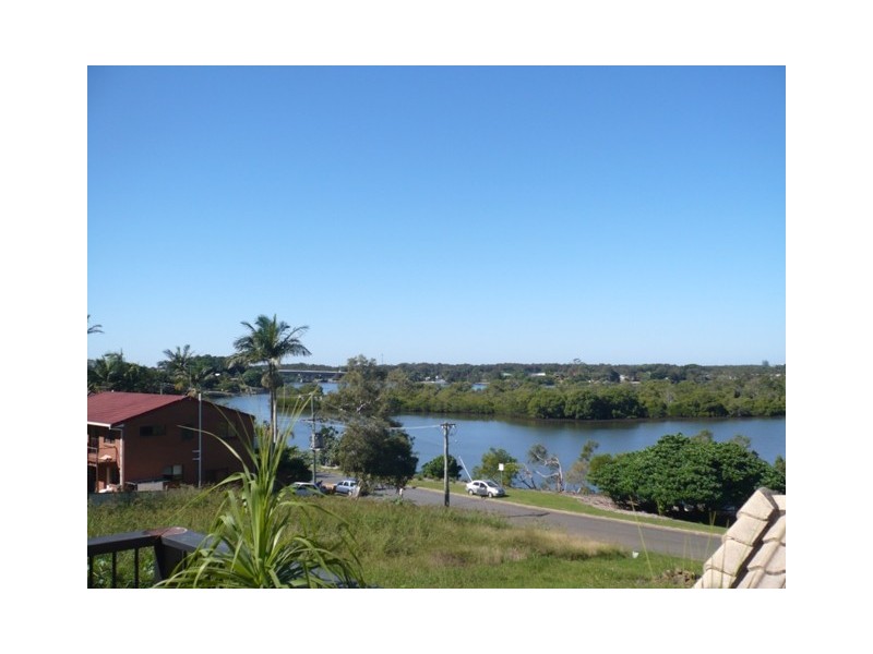 2/65 Bimbadeen Avenue, Banora Point NSW 2486