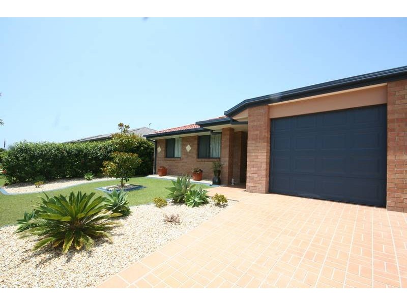 2/18 Shallow Bay Drive, Tweed Heads South NSW 2486