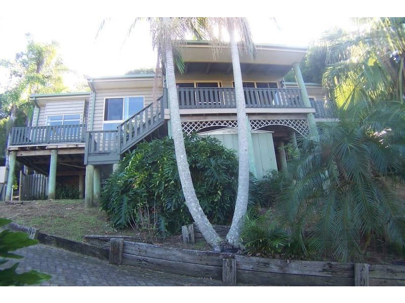 11 Mariners Crescent, Banora Point NSW 2486