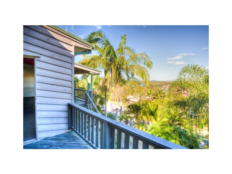11 Mariners Crescent, Banora Point NSW 2486