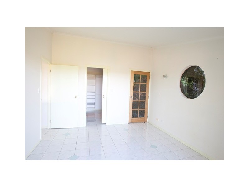 11 Mariners Crescent, Banora Point NSW 2486