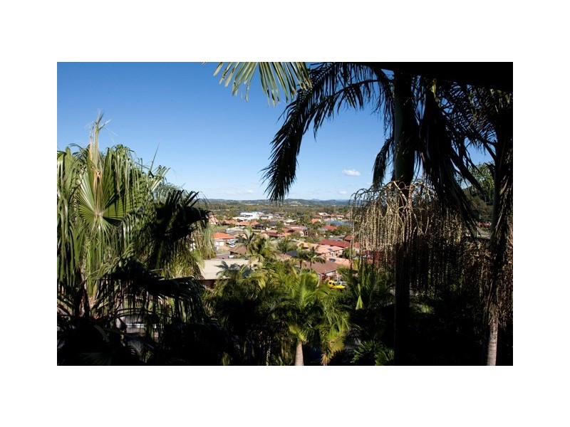 11 Mariners Crescent, Banora Point NSW 2486