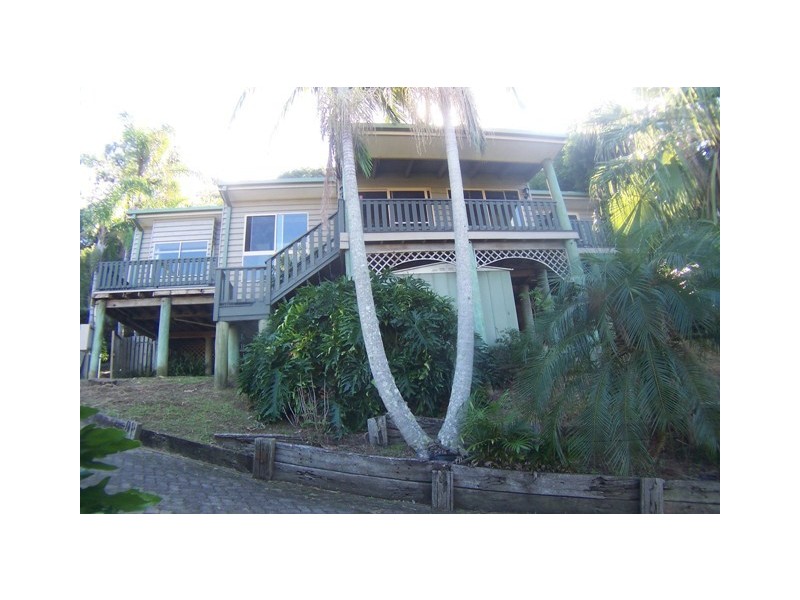 11 Mariners Crescent, Banora Point NSW 2486