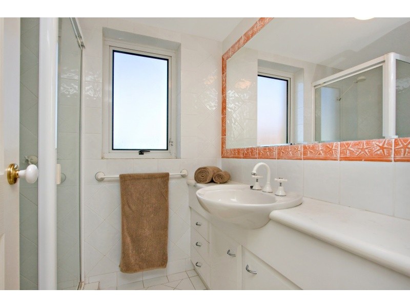 6/1 Tweed Terrace, Coolangatta QLD 4225