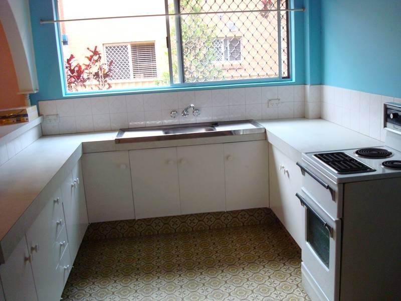 2/80 Sarawak Avenue, Palm Beach QLD 4221