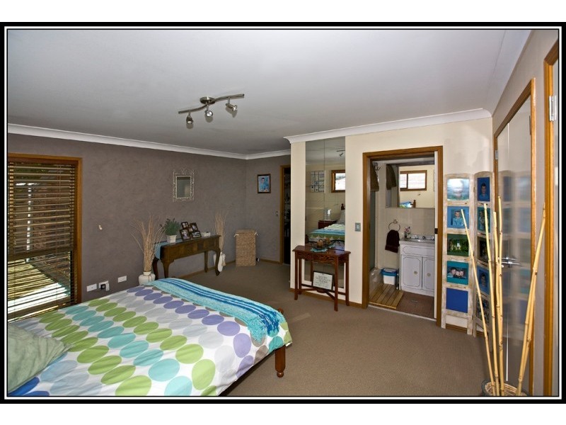 61 Cominan Avenue, Banora Point NSW 2486