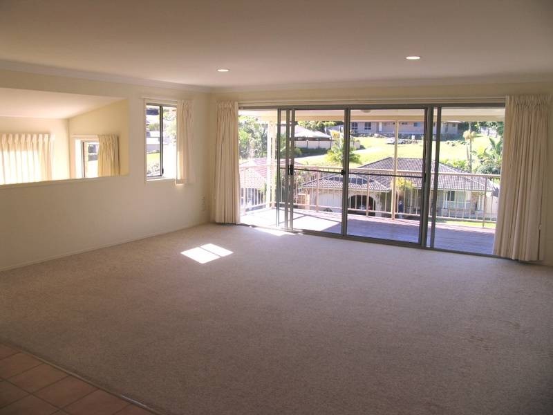 1/43 Kildare Dr, Banora Point NSW 2486