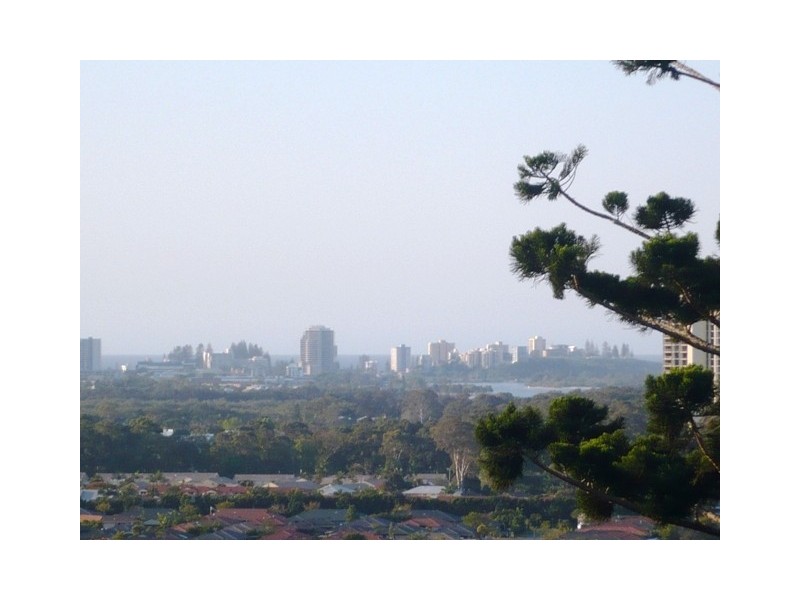 3 Oyster Point Road, Banora Point NSW 2486