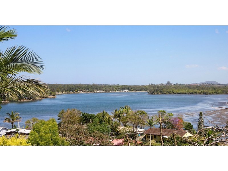 3 James Cook DR, Banora Point NSW 2486
