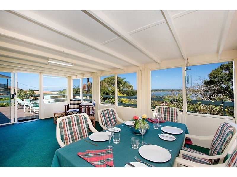 3 James Cook DR, Banora Point NSW 2486