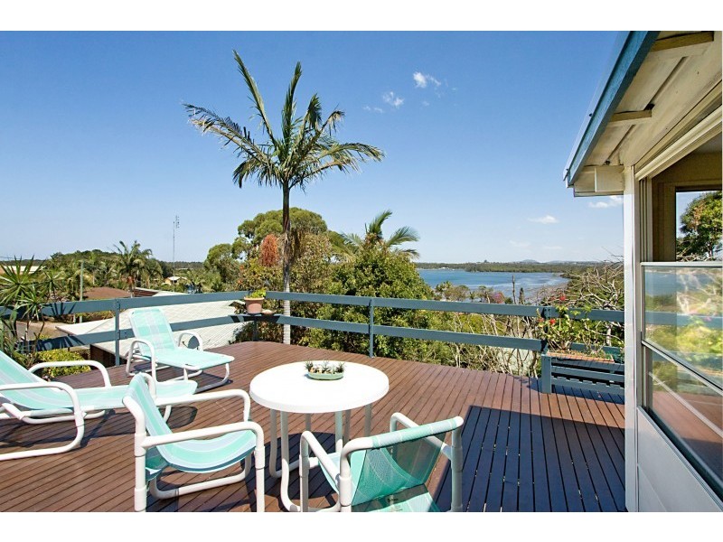 3 James Cook DR, Banora Point NSW 2486