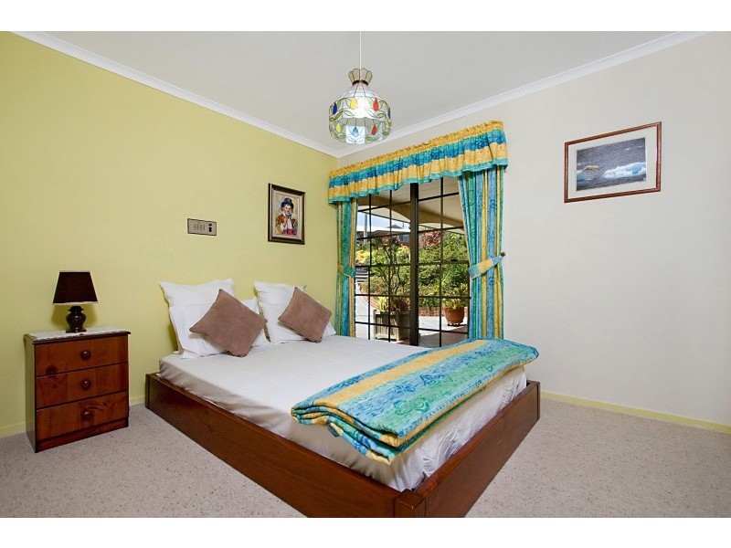 3 James Cook DR, Banora Point NSW 2486