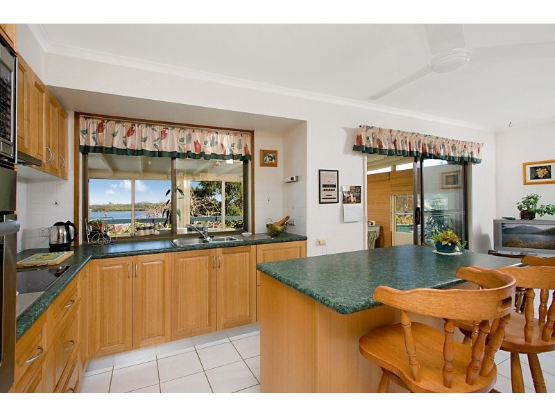 3 James Cook DR, Banora Point NSW 2486