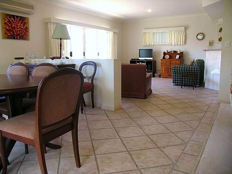 5 Kimberley, Banora Point NSW 2486