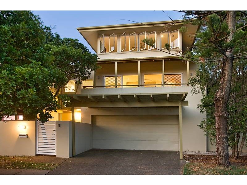 55 Cronin Avenue, Main Beach QLD 4217