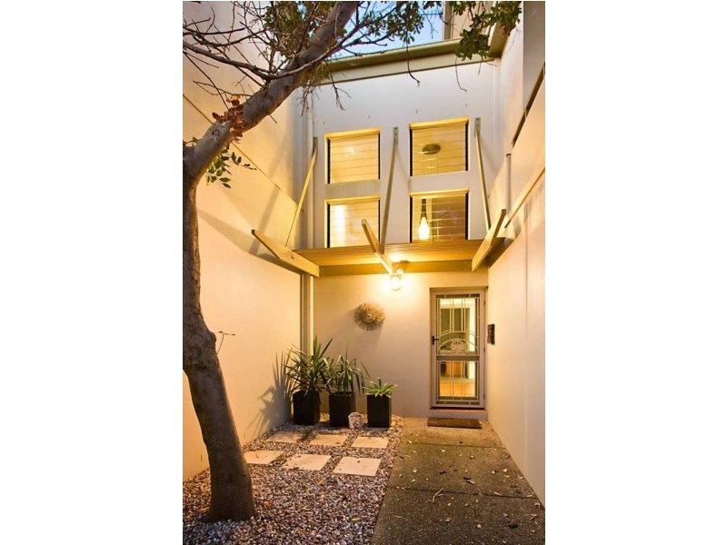 55 Cronin Avenue, Main Beach QLD 4217