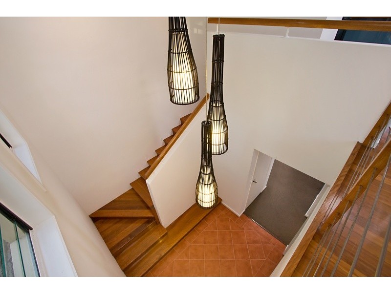 55 Cronin Avenue, Main Beach QLD 4217