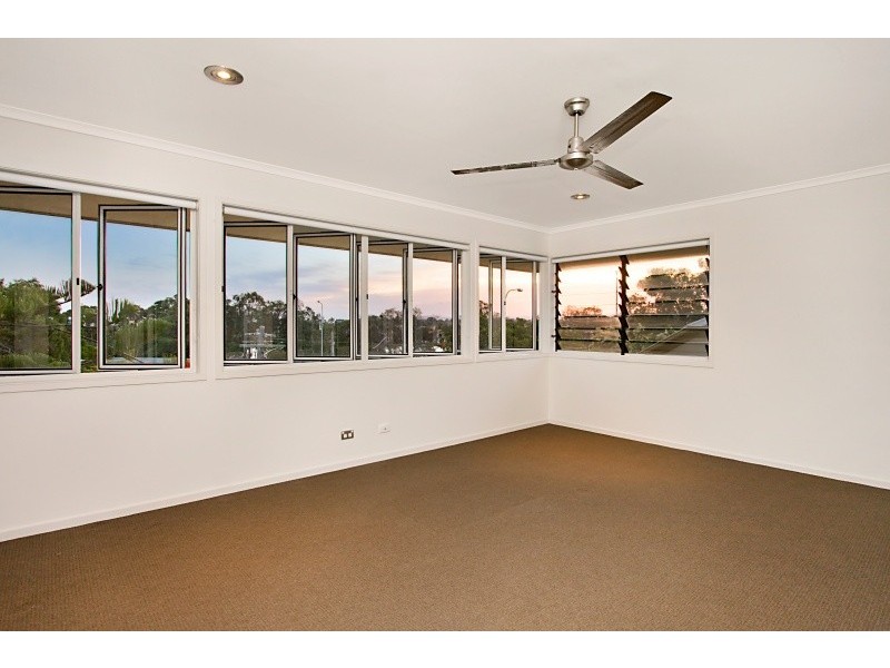 55 Cronin Avenue, Main Beach QLD 4217