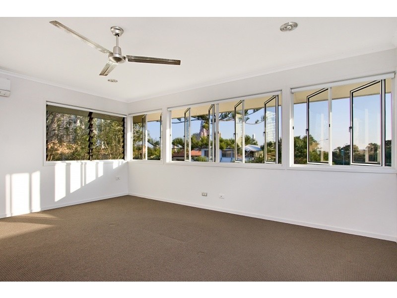 55 Cronin Avenue, Main Beach QLD 4217