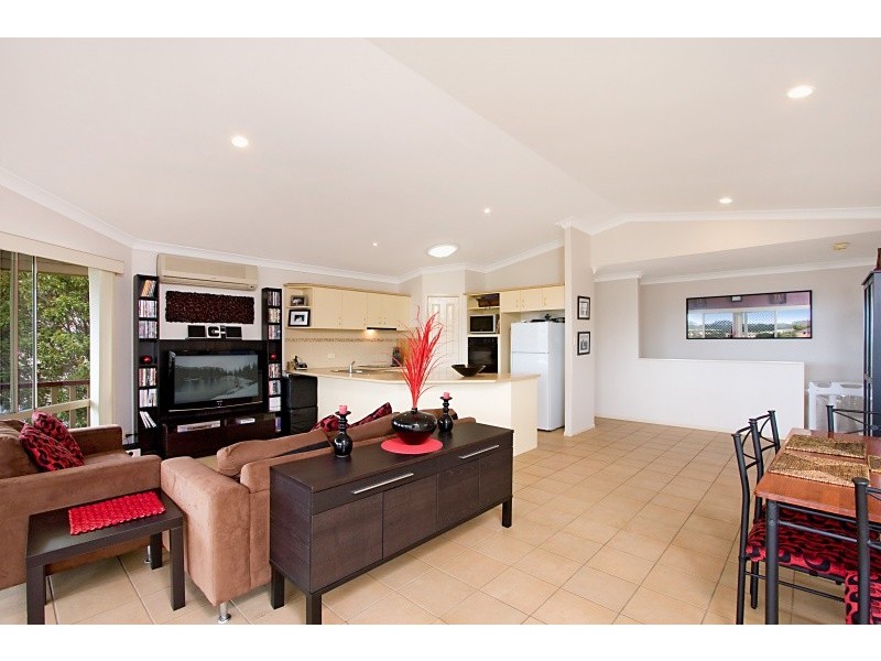 25 Tralee Dr, Banora Point NSW 2486