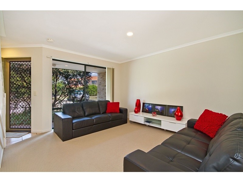 9/92-96 Greenway Drive, Banora Point NSW 2486