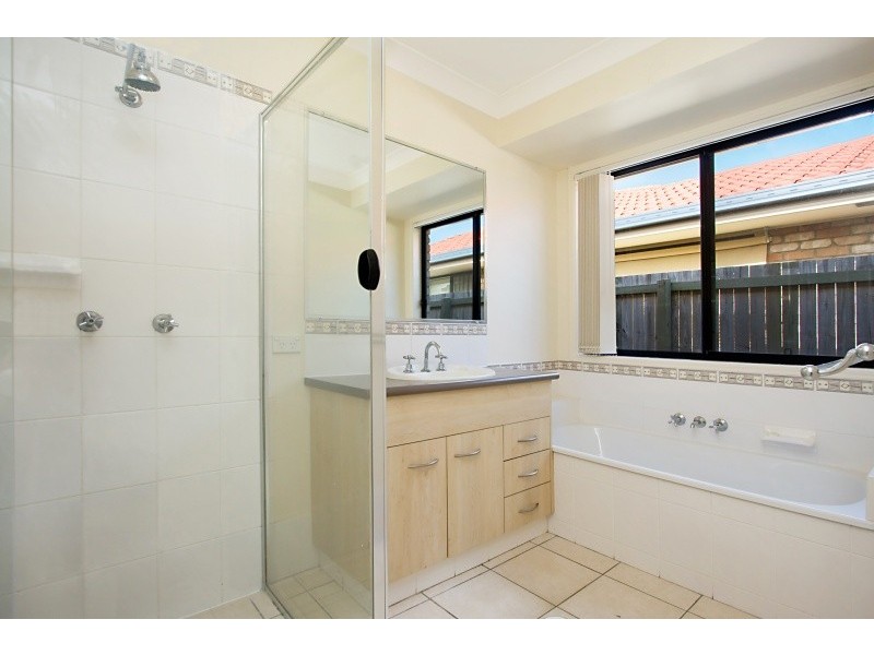 34 Traminer Court, Banora Point NSW 2486