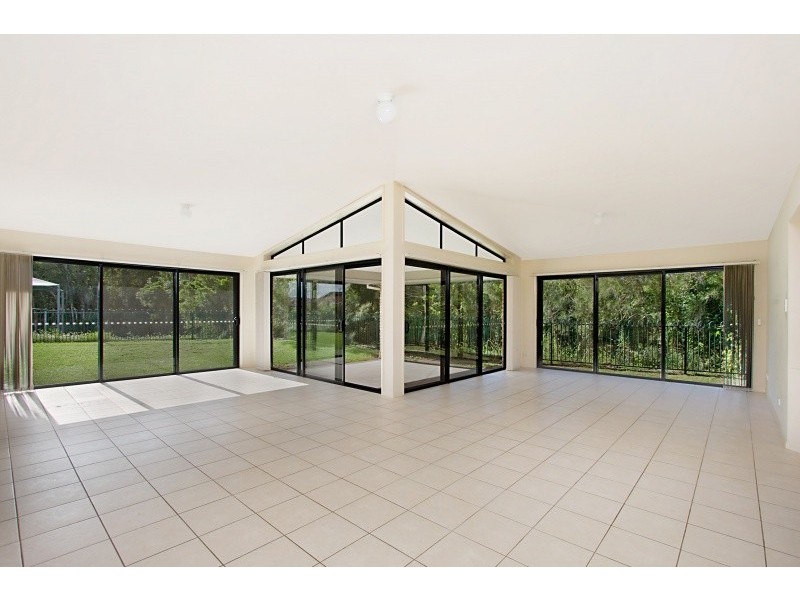 34 Traminer Court, Banora Point NSW 2486