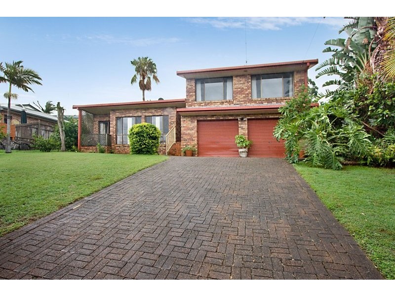 8 James Cook Drive, Banora Point NSW 2486