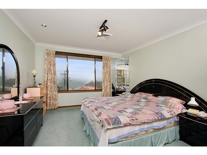 8 James Cook Drive, Banora Point NSW 2486