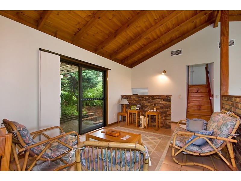 8 James Cook Drive, Banora Point NSW 2486