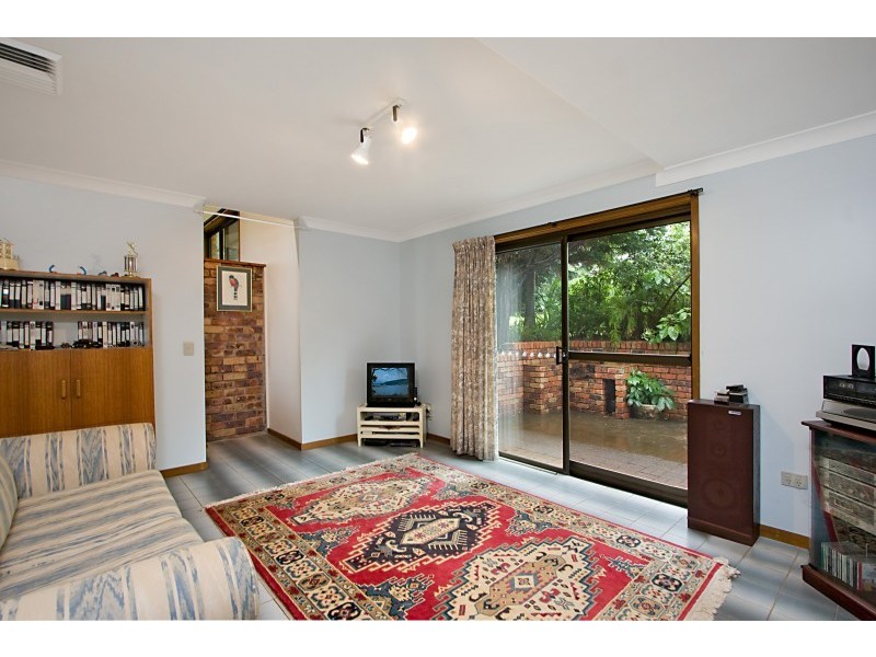 8 James Cook Drive, Banora Point NSW 2486