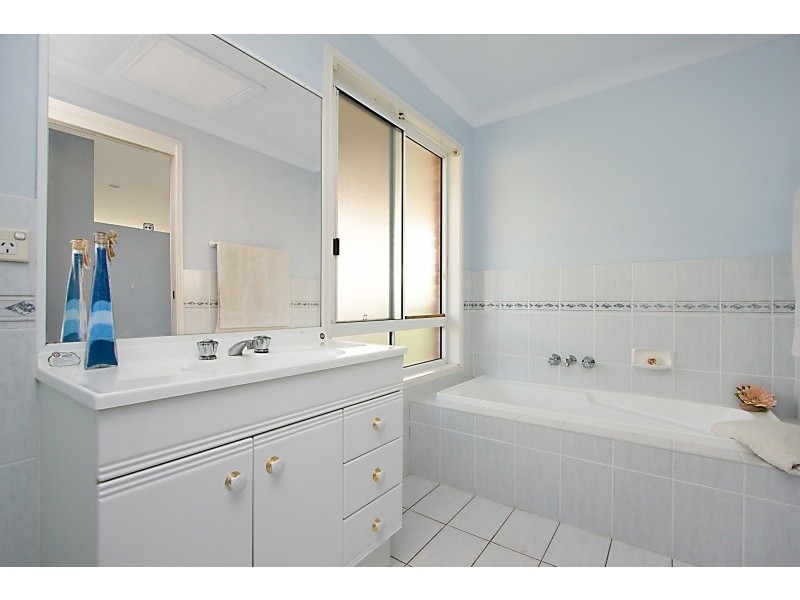 1/7 Sequoia Ct, Banora Point NSW 2486