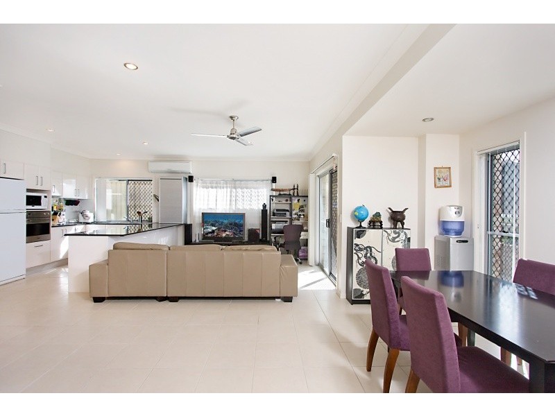 4/7 Castello Circuit, Varsity Lakes QLD 4227