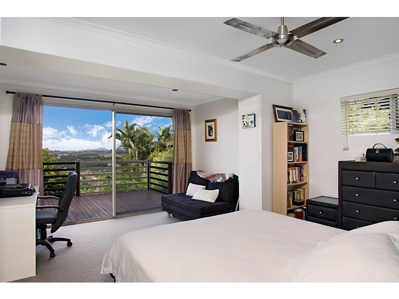 6 Blue Haze Cres, Banora Point NSW 2486