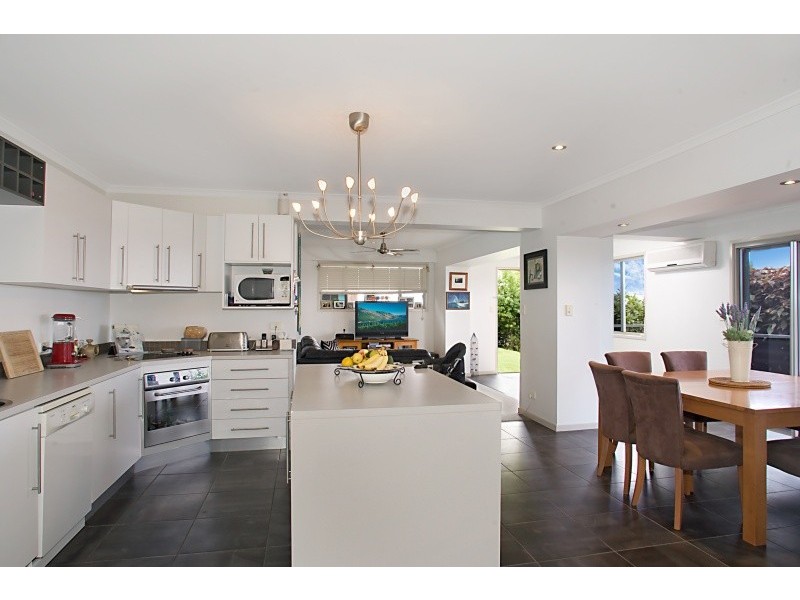 6 Blue Haze Cres, Banora Point NSW 2486