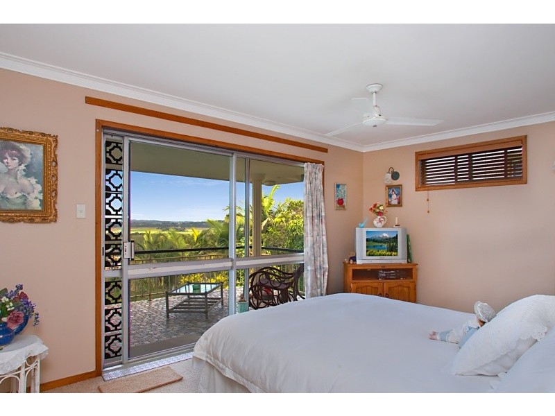 6 Blue Haze Cres, Banora Point NSW 2486