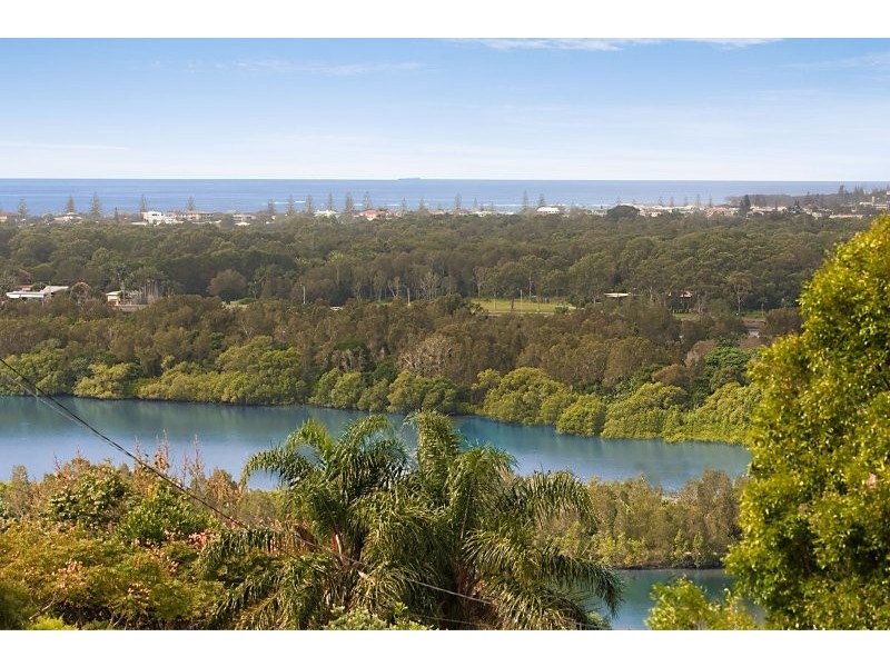 6 Blue Haze Cres, Banora Point NSW 2486