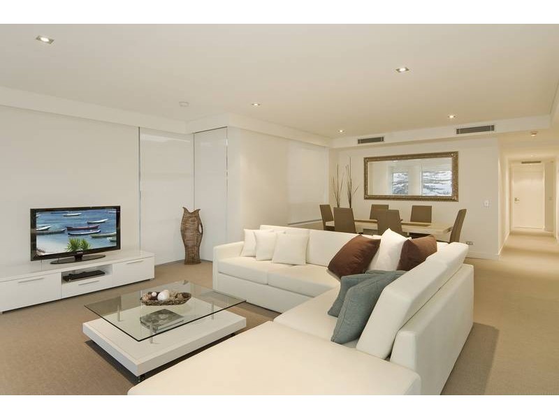 101/11 Eden Avenue, Rainbow Bay QLD 4225
