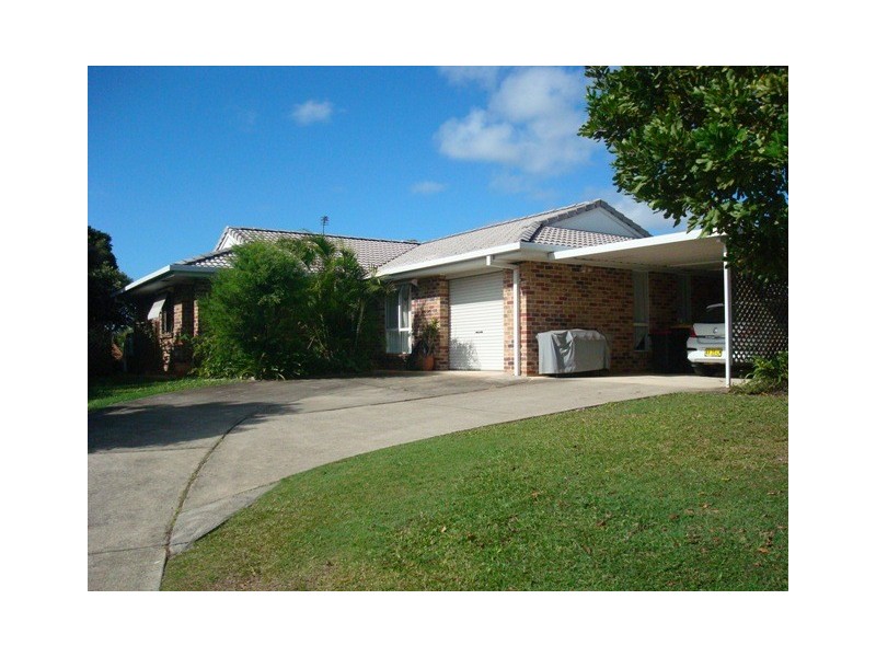 11 Honeymyrtle Drive, Banora Point NSW 2486