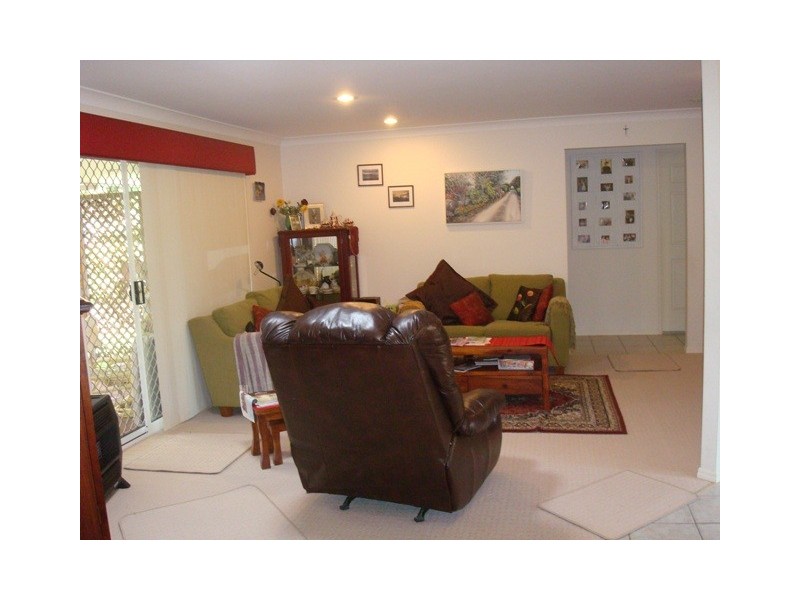 11 Honeymyrtle Drive, Banora Point NSW 2486