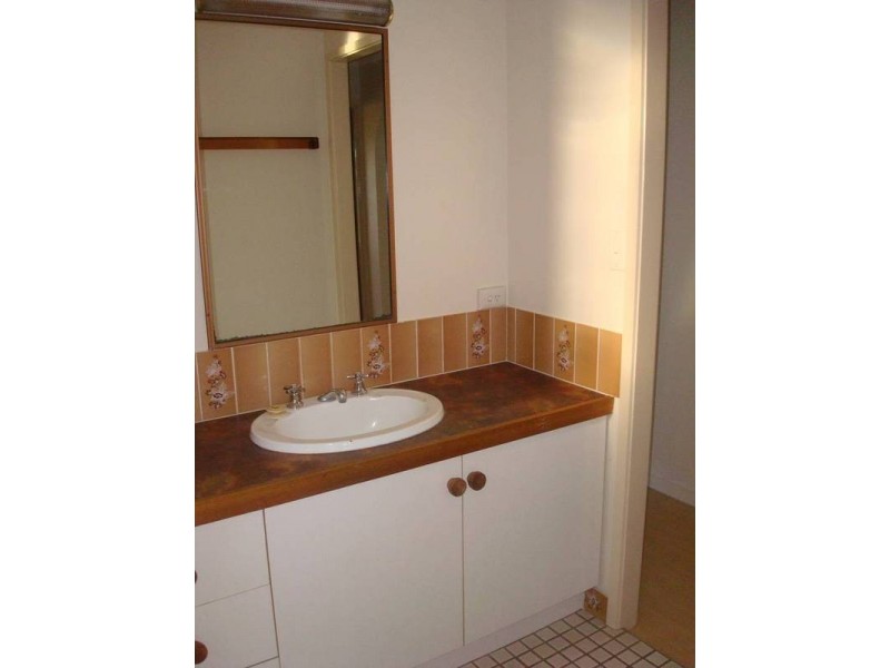 1/43 Oyster Point Road, Banora Point NSW 2486