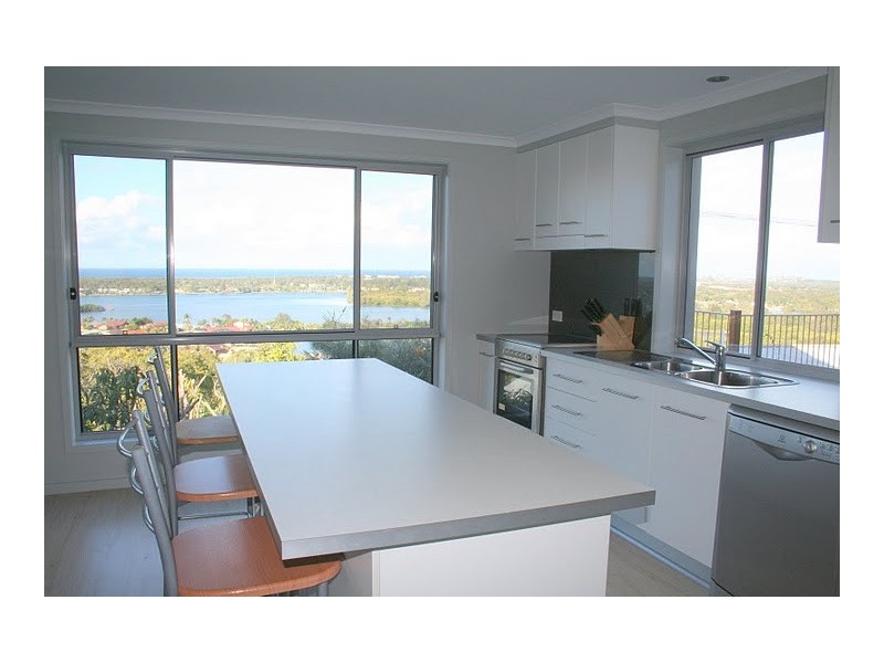 11 Goonal Place, Banora Point NSW 2486