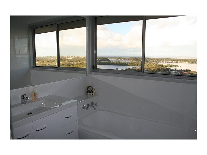11 Goonal Place, Banora Point NSW 2486
