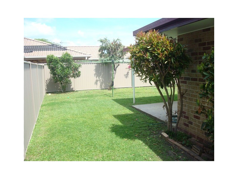2/3 Woodlands Drive, Banora Point NSW 2486