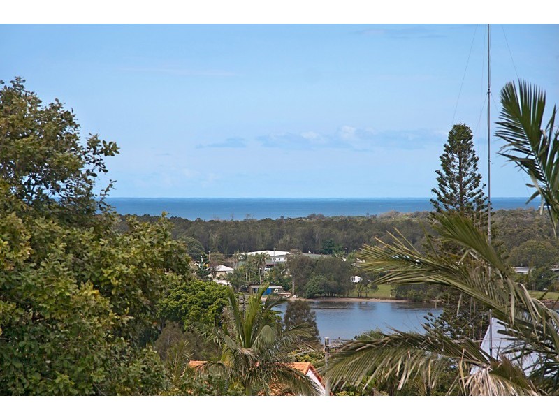 32 Pacific Dr, Banora Point NSW 2486