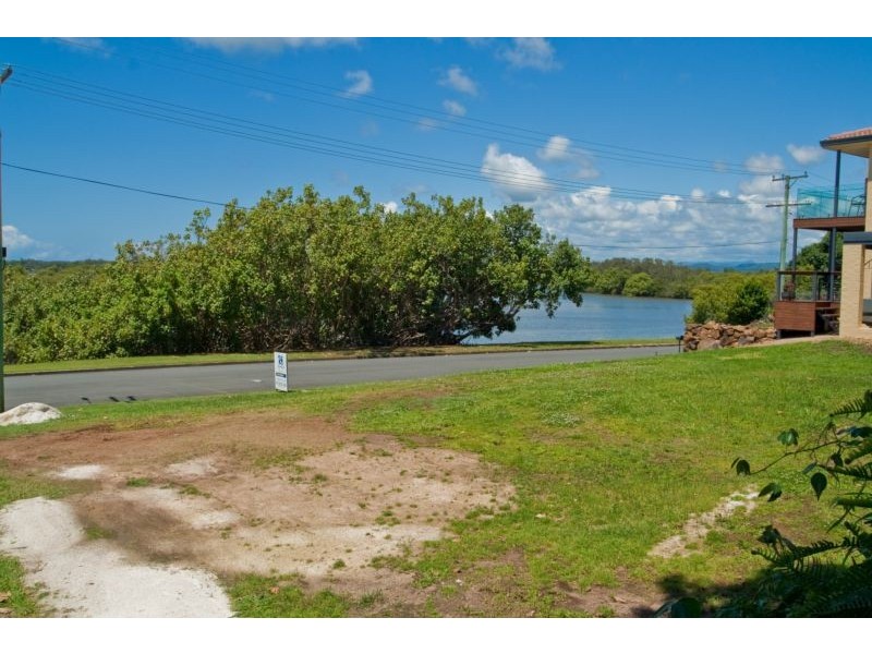 35 Bimbadeen Avenue, Banora Point NSW 2486